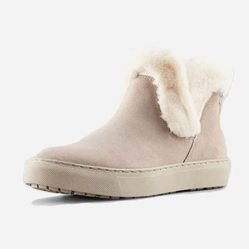 Cougar Ankle Booties with Plush Lining in mushroom color